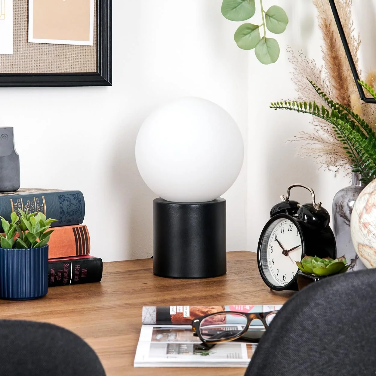 Настільна лампа HOFSTEIN Gastor металева/скляна 15 см E14 чорна/біла матова, фото №2