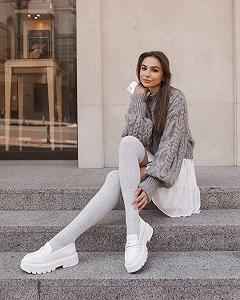 Светло-серые зимние чулки выше колена с шерсти мериноса для девушки - Фото 1