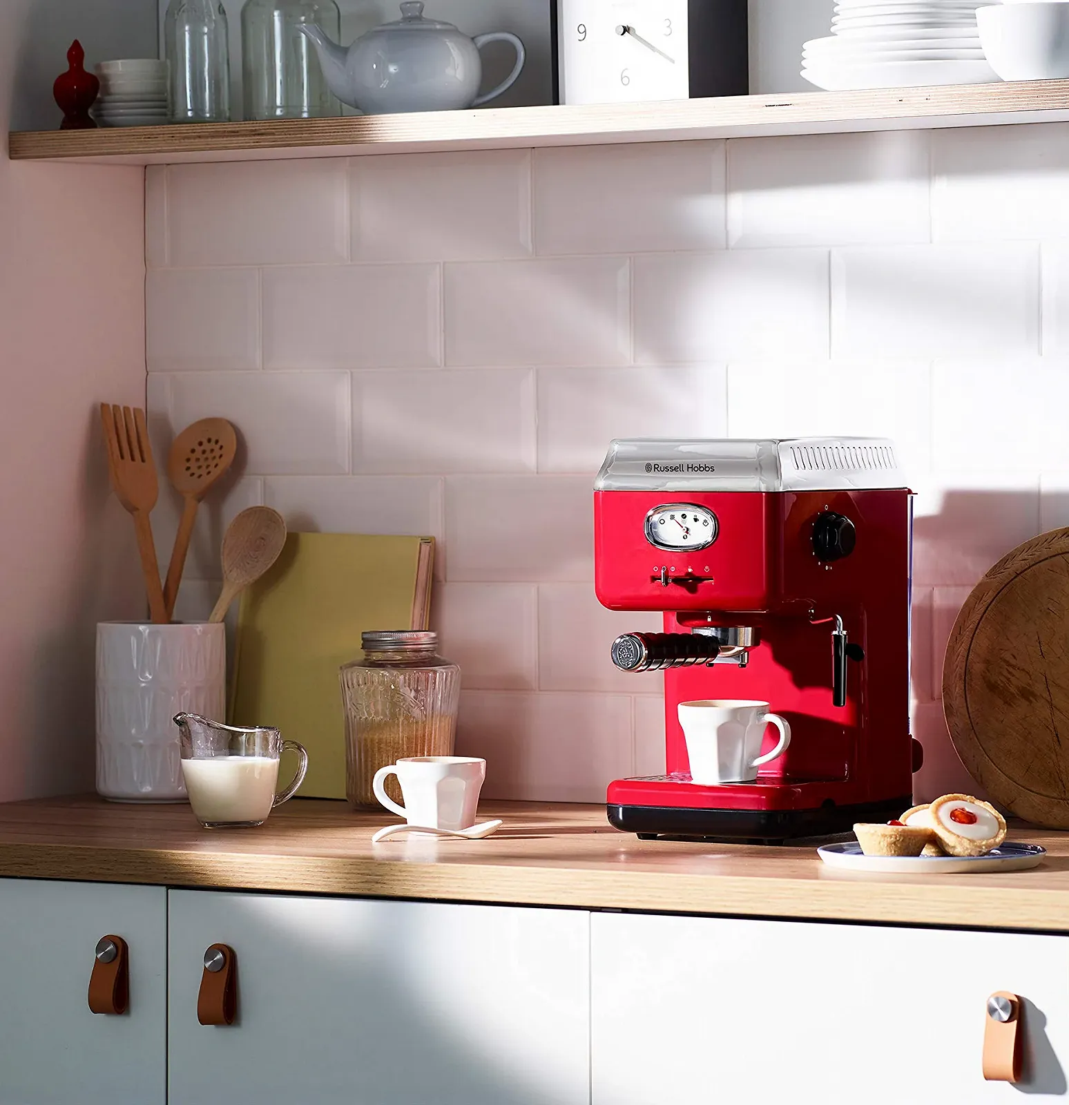 Кофеварка Russell Hobbs Retro 28250-56 Красный, фото №4 Кофеварка Russell Hobbs Retro 28250-56 Красный, фото №4