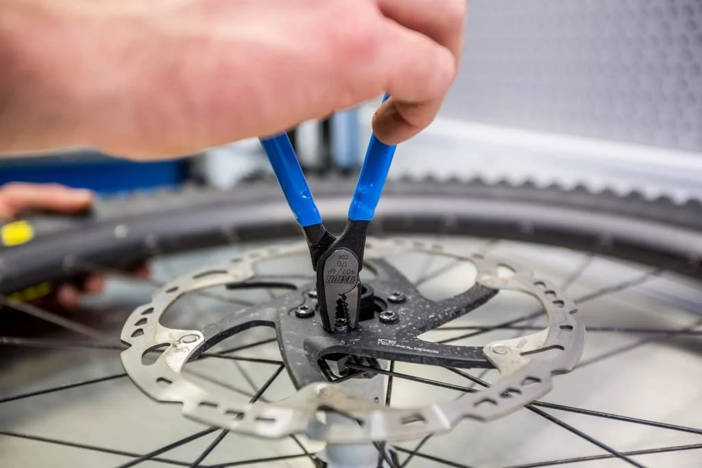 Плоскогубцы Unior для винтов, 170 мм, красные, фото №2