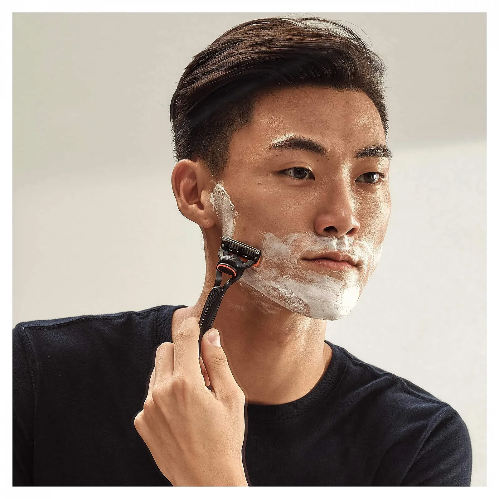 Бритва Gillette Fusion5 + 4 сменные кассеты 5 лезвий Черный, фото №2