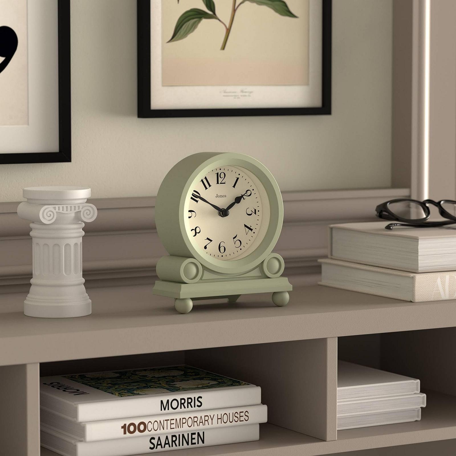 Настільний годинник JONES CLOCKS Maida Vale для каміна | Маленький традиційний настільний годинник | Шавлієво-зелений | Гарний і чарівний, ідеально підходить для каміна, книжкової полиці або тумбочки, фото №5