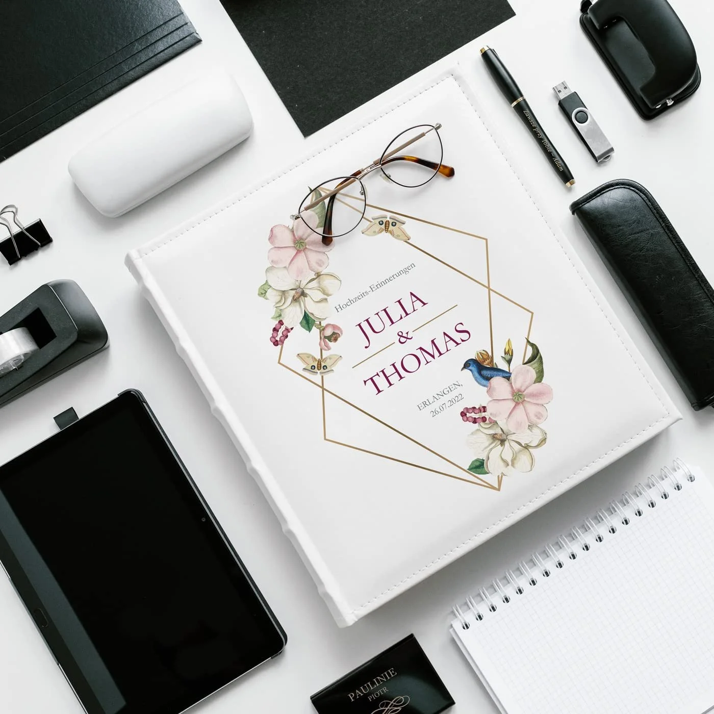 Фотоальбом Maverton для DIY с печатью - на 240 фотографий 10 x 15 - 60 черных страниц - Размер 33 x 30 см - Белый, фото №7 Фотоальбом Maverton для DIY с печатью - на 240 фотографий 10 x 15 - 60 черных страниц - Размер 33 x 30 см - Белый, фото №7