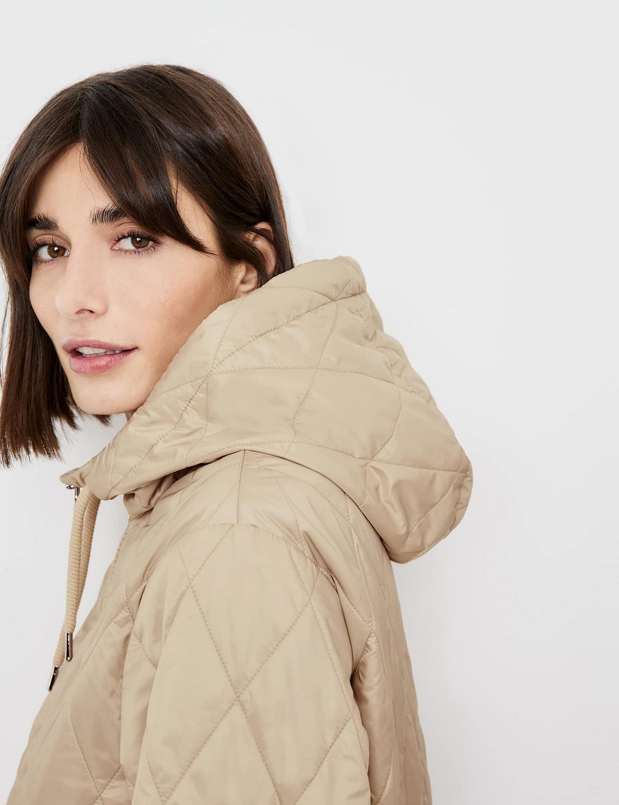 Куртка стеганая Gerry Weber Женская с капюшоном, длинными рукавами, эластичным краем рукава, однотонная, фото №5