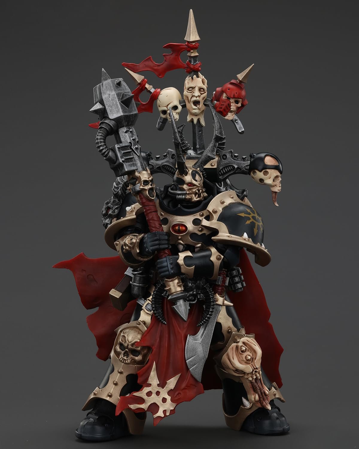 Фигурка JoyToy GW 40K Космические Десантники Хаоса Черного Легиона Избранный Чемпион с Болтером и Силовым Молотом, 1/18, фото №2