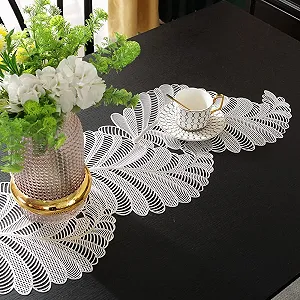 Скатертина-Ранер PVC Hollow декоративна нековзна 92 см x 33 см Silver synthetic.ua - Фото 1