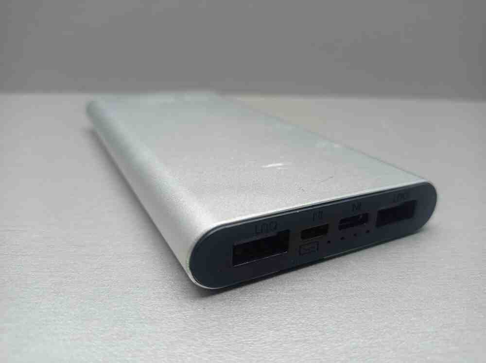 Універсальні зовнішні акумулятори Gelius Pro Edge GP-PB10-013 10000 mAh Silver, фото №2 Універсальні зовнішні акумулятори Gelius Pro Edge GP-PB10-013 10000 mAh Silver, фото №2
