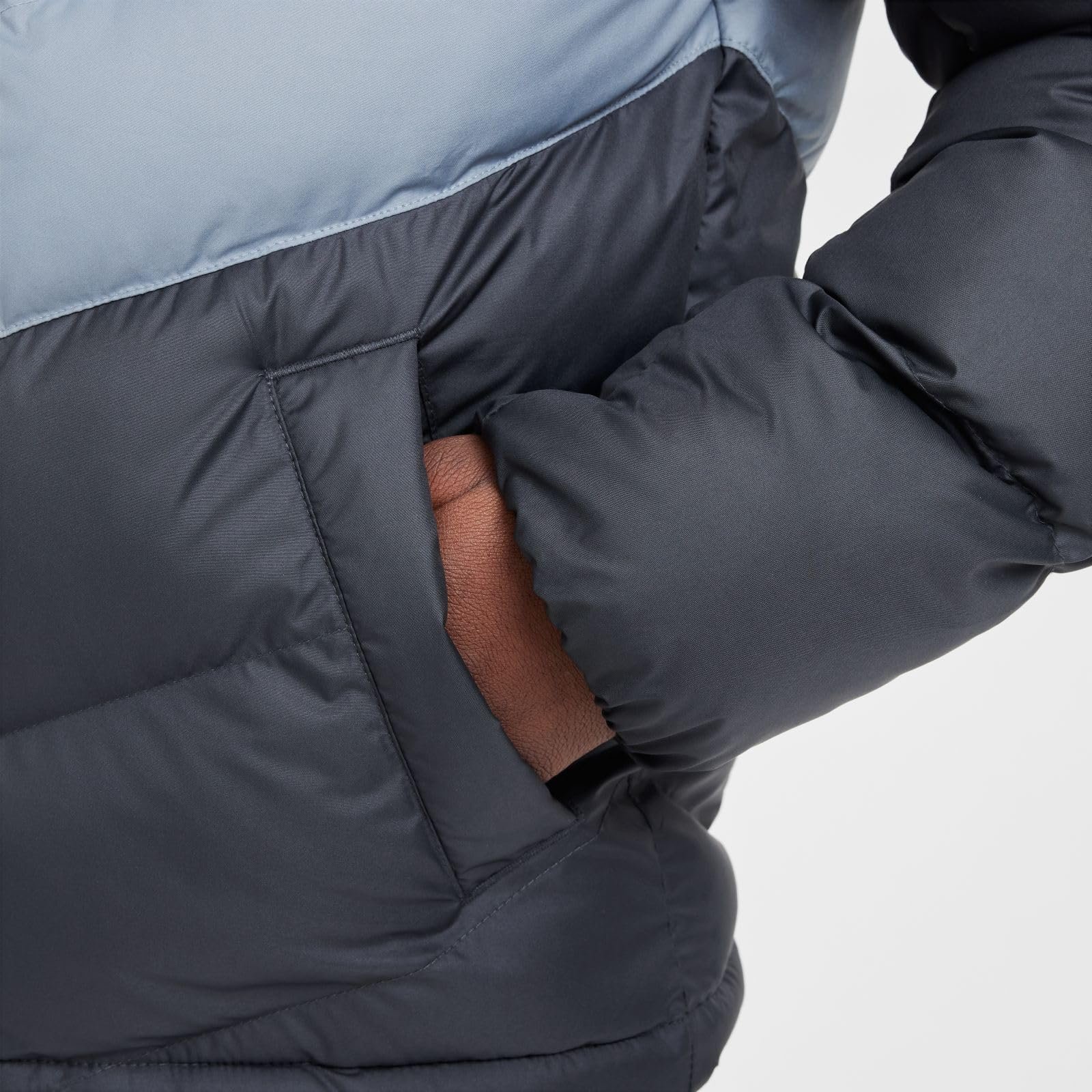 Куртка Nike Унисекс с капюшоном и синтетическим наполнителем для детей старшего возраста, фото №5 Куртка Nike Унисекс с капюшоном и синтетическим наполнителем для детей старшего возраста, фото №5