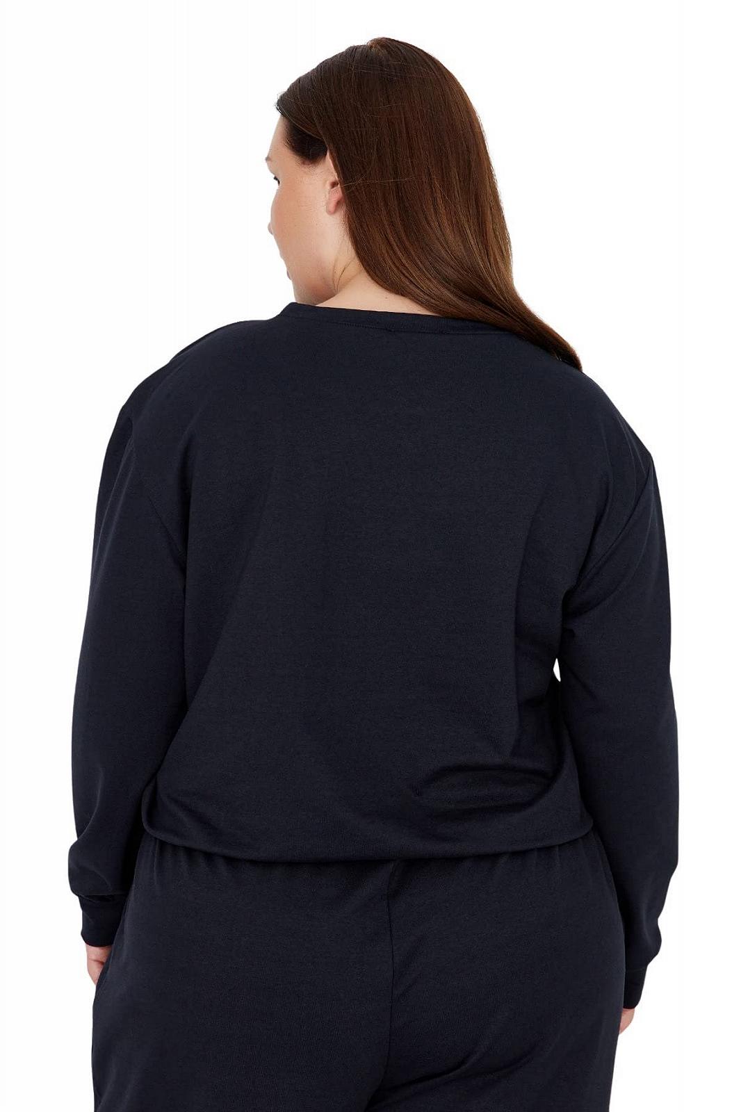 Женский свитшот TRENDYOL с круглым вырезом, однотонный, обычной посадки, большого размера, фото №5 Женский свитшот TRENDYOL с круглым вырезом, однотонный, обычной посадки, большого размера, фото №5