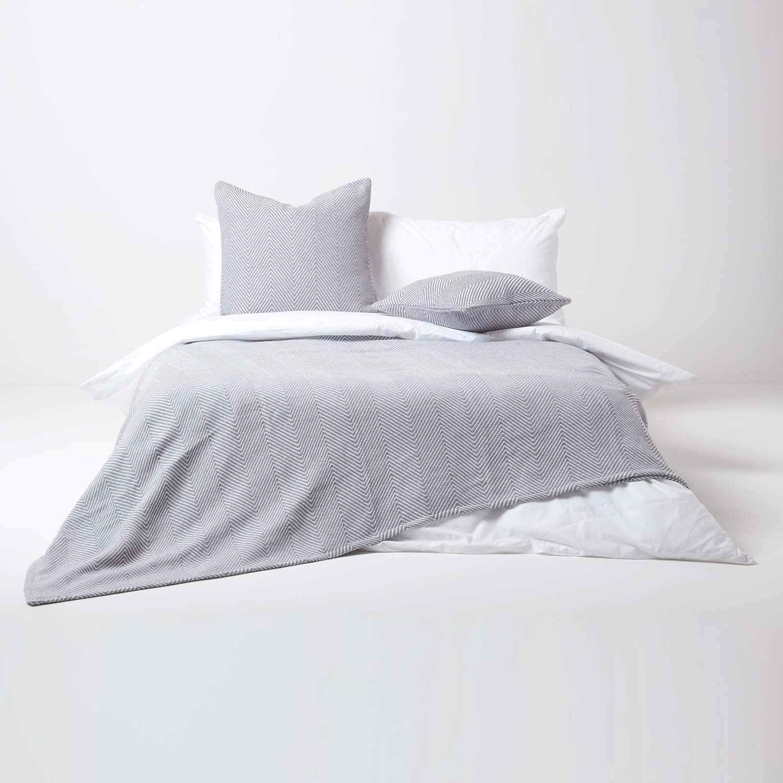 Покривало Homescapes Halden Геометричний візерунок ялинка Сірий 225 x 255 см, фото №3 Покривало Homescapes Halden Геометричний візерунок ялинка Сірий 225 x 255 см, фото №3