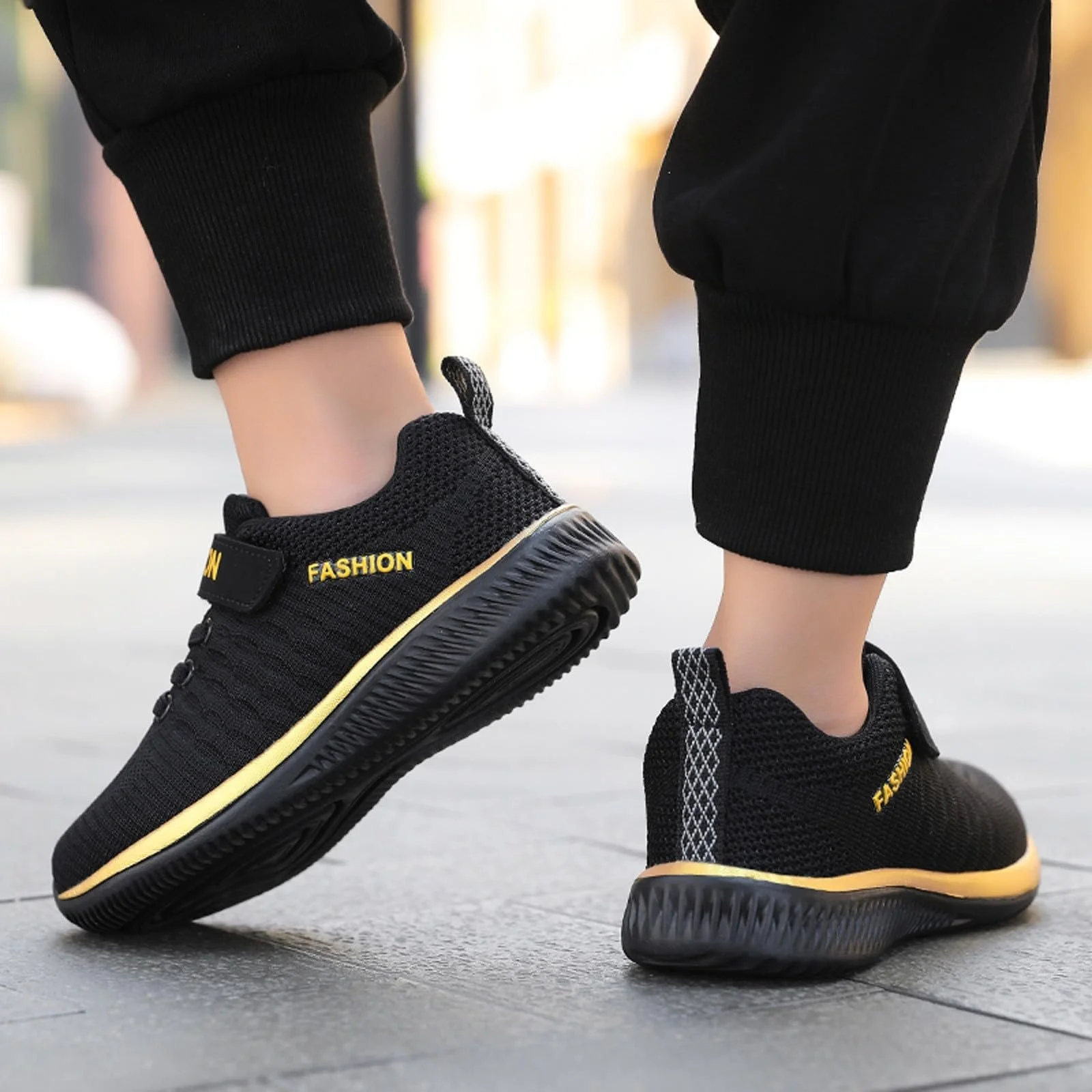 Кроссовки Детские Легкие Спортивные С Сеткой для Помещений Дышащие Кроссовки для Бега на Плоской Толстой Нескользящей Подошве с Застежкой на Липучке, фото №4