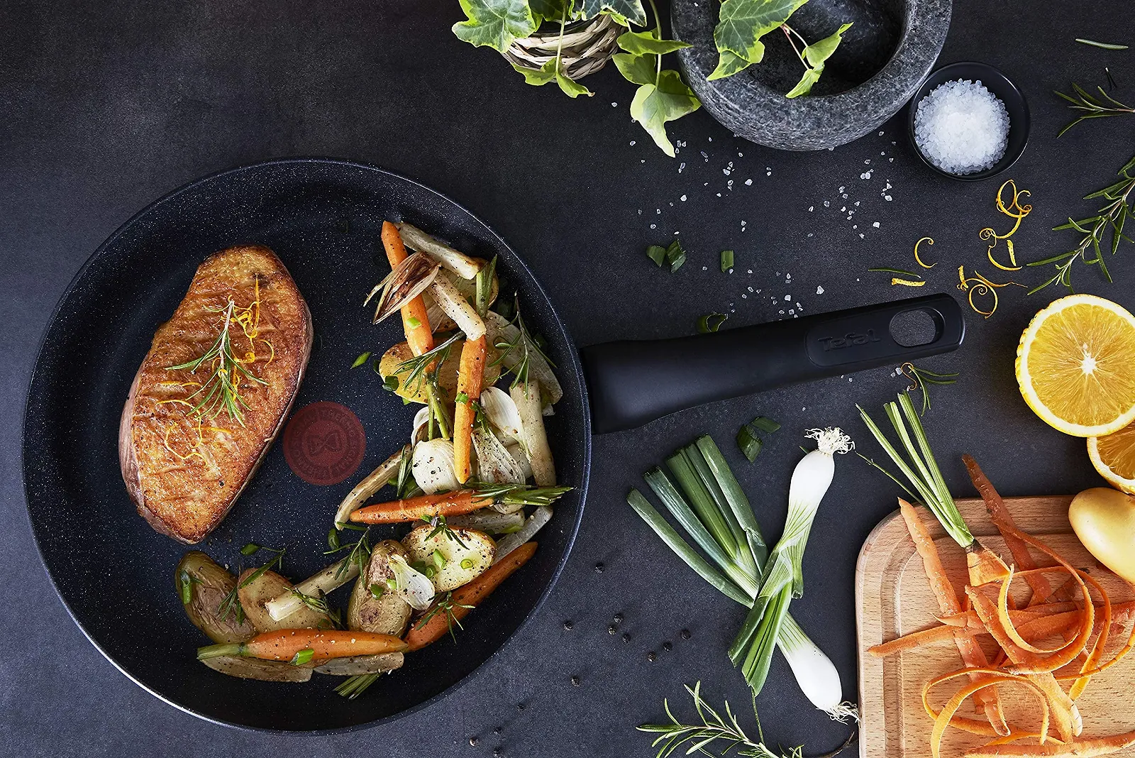 Сковорідка-вок Tefal Black Stone 28 см Антипригарне покриття Mineralia+ Індукція для здорового приготування їжі Ефект каменю Чорний G28106, фото №5