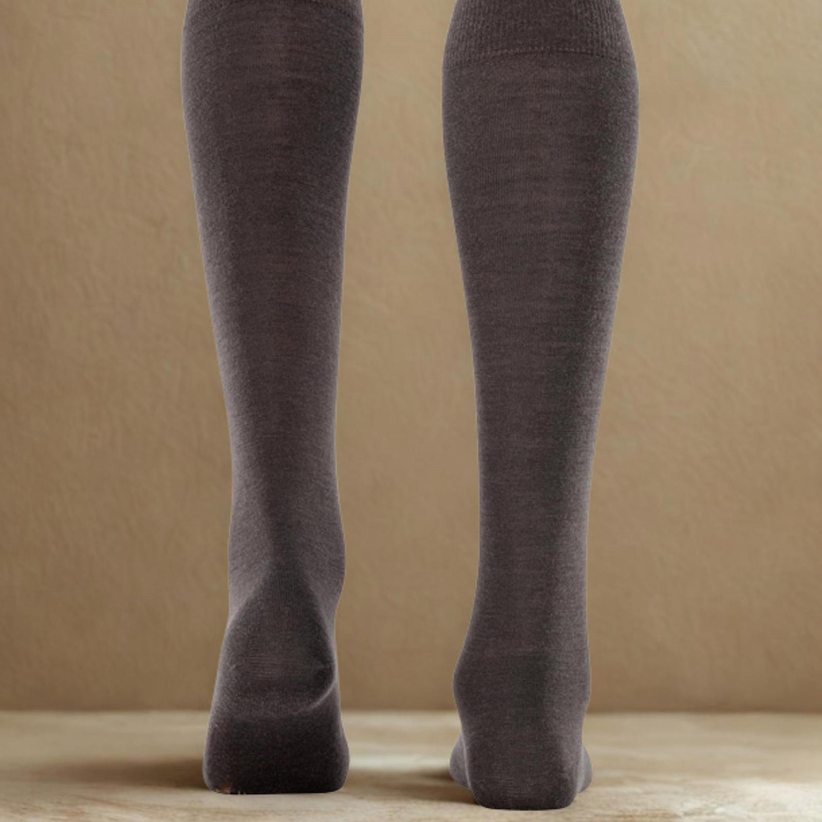 Женские однотонные хлопковые бесшовные длинные носки до колена с комфортными манжетами, фото №4