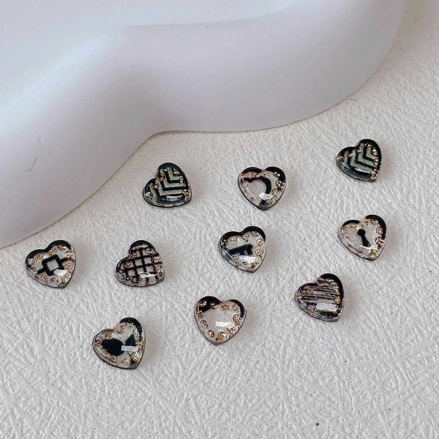 3D Подвески для ногтей 8 мм, 30 шт, в форме сердца, прозрачные с черным узором, фото №1