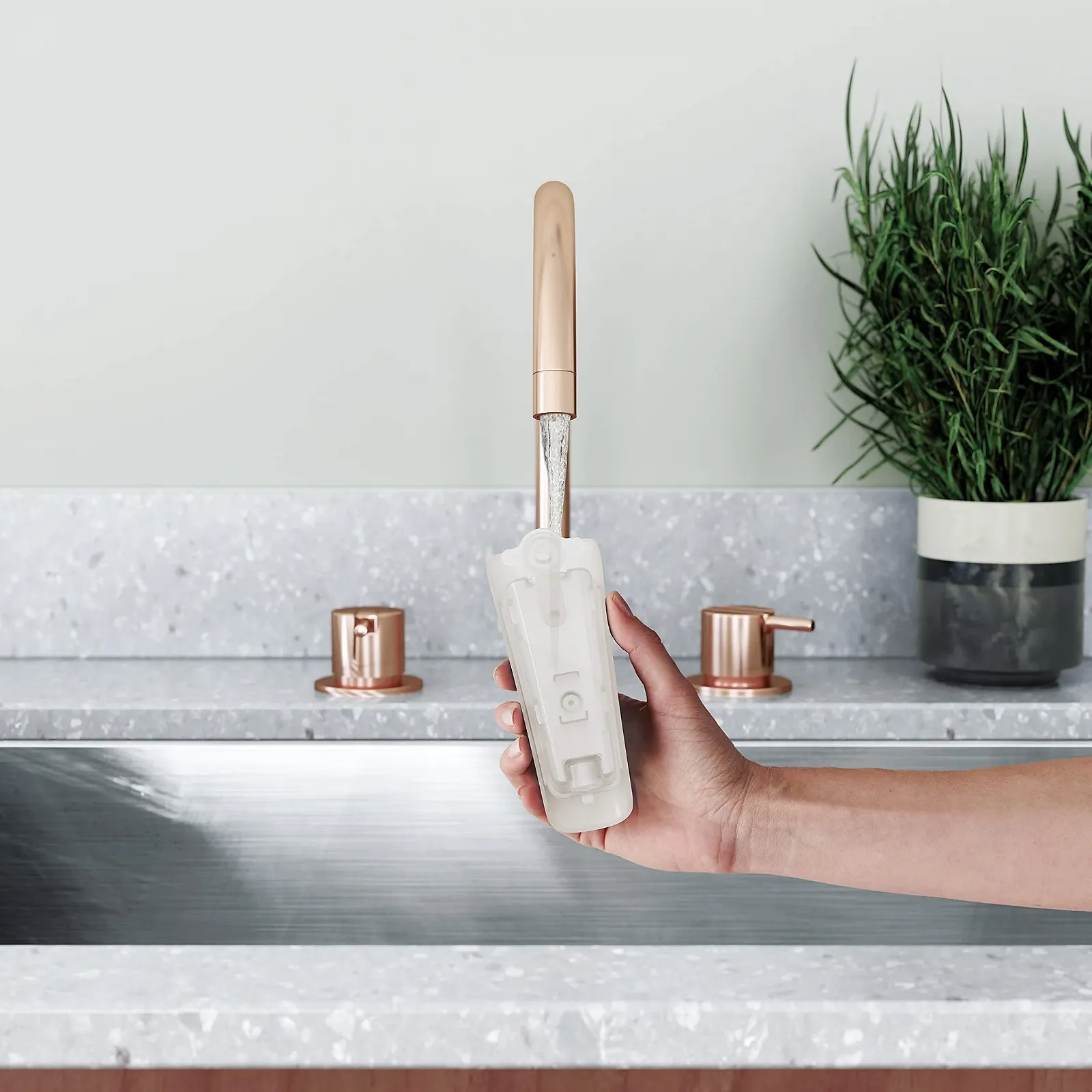 Отпариватель для одежды ELECTROLUX Refine 700 E7HS1-6OW Пластик, фото №5