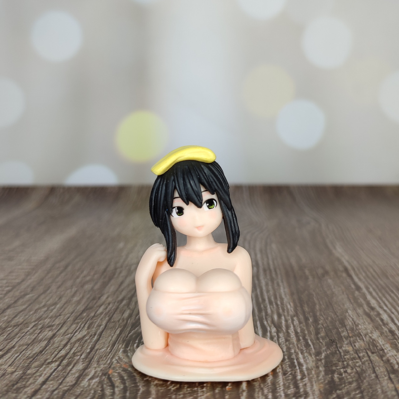 Мини фигурка болванчик в машину статуэтка на пружине Канако, фото №1 Мини фигурка болванчик в машину статуэтка на пружине Канако, фото №1