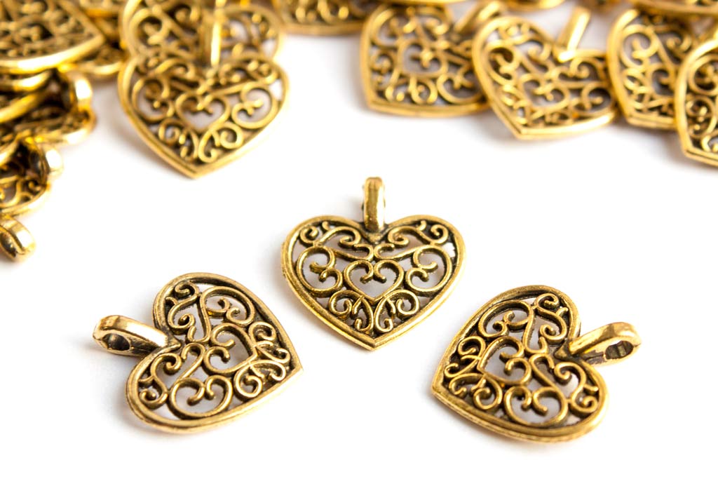 Подвеска металлическая Лентомания фигурное сердце 15*16 мм античное золото CHARMHRTGLD, фото №1 Подвеска металлическая Лентомания фигурное сердце 15*16 мм античное золото CHARMHRTGLD, фото №1