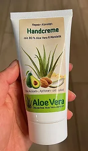 Крем для рук Aloe Vera с миндальным и маслом авокадо, маслом ши и 80% алоэ вера synthetic.ua - Фото 1
