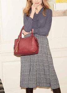 Женская блузка Avon темно-синяя synthetic.ua - Фото 1