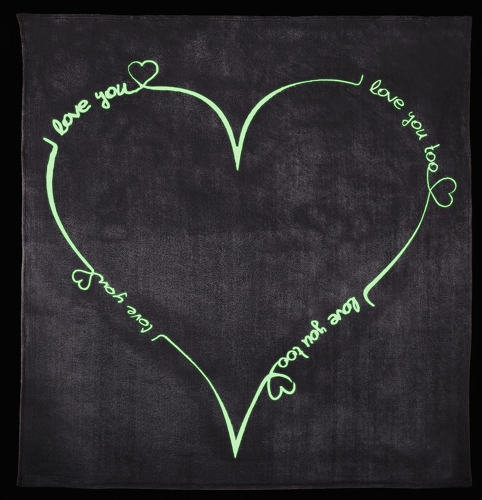 Плед One-home Cuddly Love You Heart Сірий, що світиться у темряві, пухнастий, розмір: 150 x 200 см, фото №2 Плед One-home Cuddly Love You Heart Сірий, що світиться у темряві, пухнастий, розмір: 150 x 200 см, фото №2