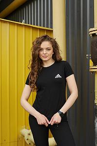 Жіноча футболка Adidas чорна - Фото 1