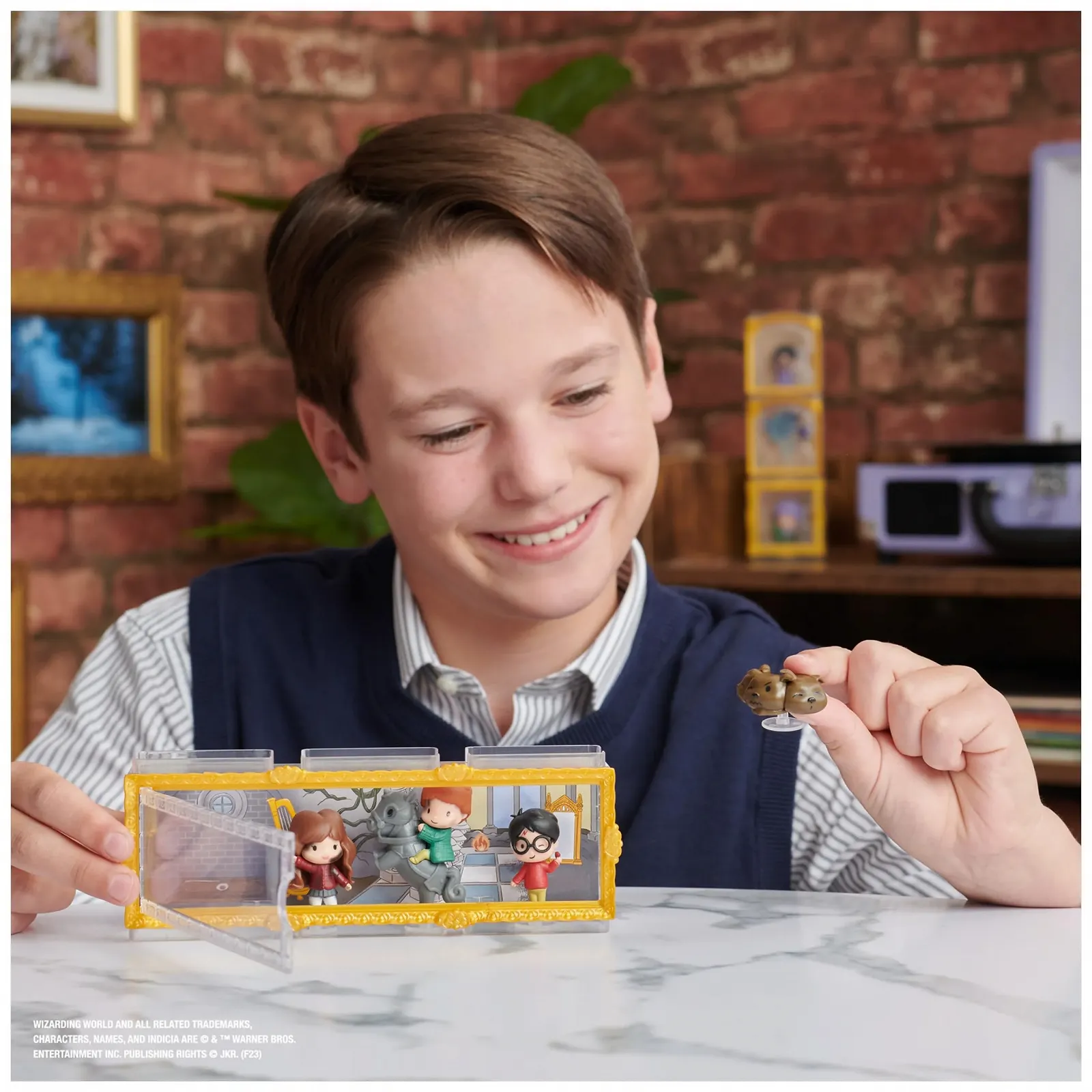 Подарунковий набір колекційних фігурок Wizarding World Harry Potter Micro Magical Moments Harry Potter, Ron Weasley, Hermione Granger, Fluffy Dog With Display Box, фото №5