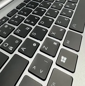 Ноутбук 15.6'' Medion (Lenovo Group) Akoya P15647 | IPS (1920x1080) FullHD | Intel Core i5-10210U | RAM 8 ГБ | SSD 256 ГБ |  Nvidia GeForce | Intel UHD Graphics | Підсвітка клавіатури |  Металевий корпус | Win11 (5024) - Фото 1