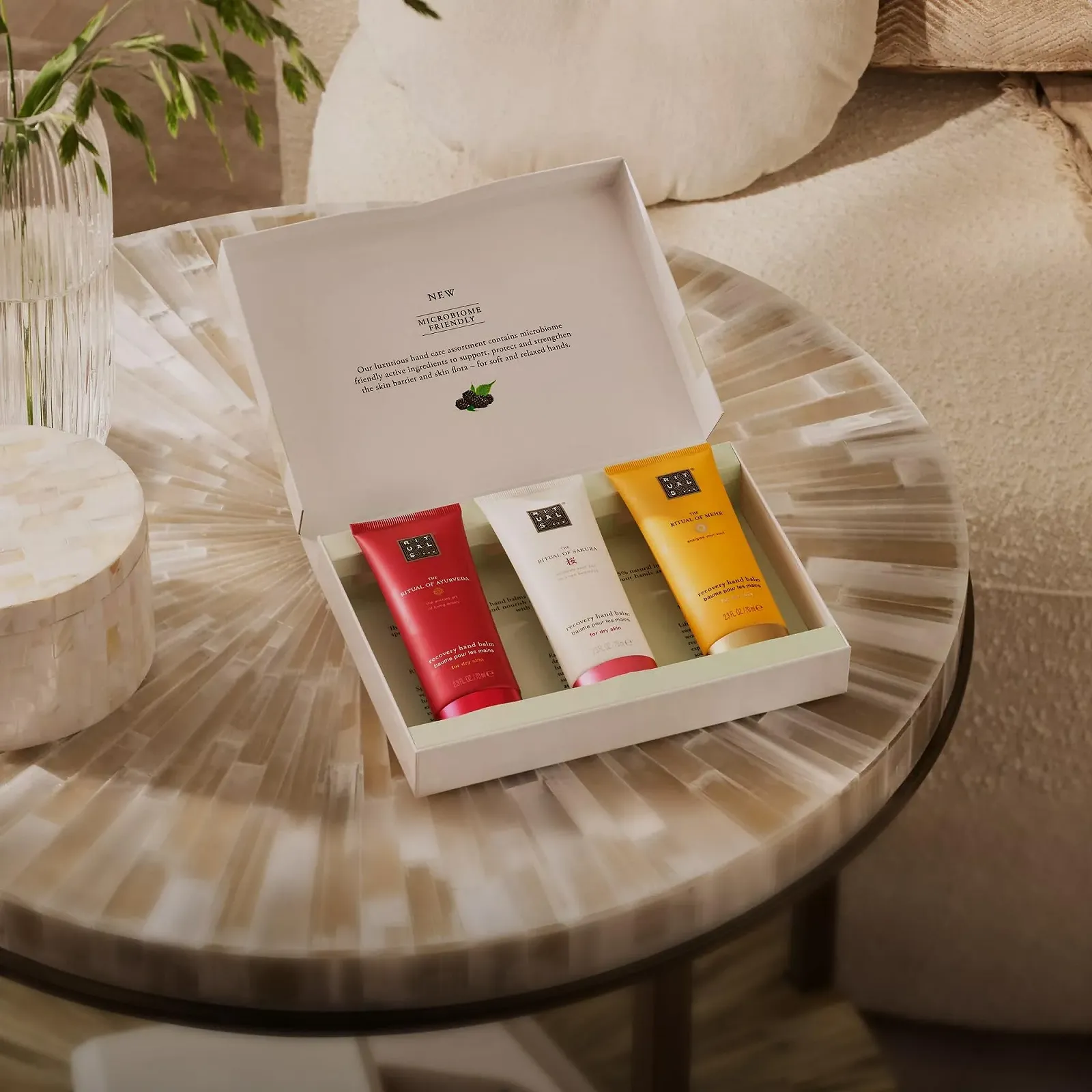 Бальзам для рук RITUALS The Rituals of Sakura, Mehr & Ayurveda - Набір з 3-х кремів для рук, фото №4 Бальзам для рук RITUALS The Rituals of Sakura, Mehr & Ayurveda - Набір з 3-х кремів для рук, фото №4