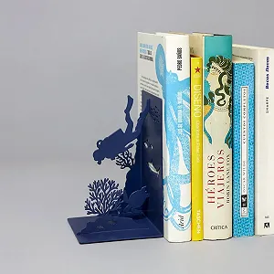 Держатели для книг balvi Scuba Синий Металлические Водолазы в морских глубинах synthetic.ua - Фото 1