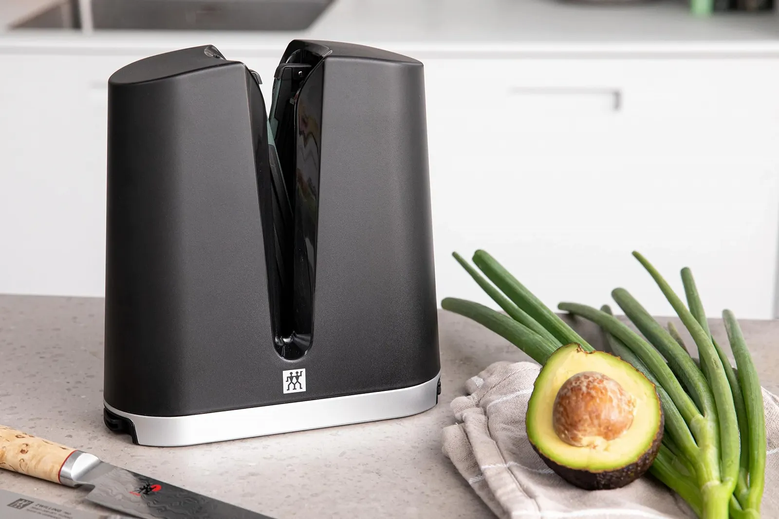 Точилка для ножей Zwilling V-Edge V-образная керамическая черная 1001799, фото №4