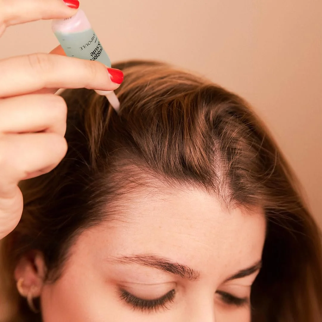 Ампулы Nuggela & Sulé для регенерации волос. Эффективное средство. С андийской макой и морским гликогеном. Увеличивает густоту и силу волос. Особенно подходит для участков с редкими волосами. 8 недель лечения. 8 шт., фото №3