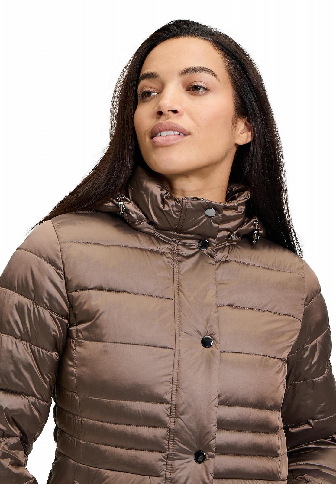 Жіноча стьобана куртка зі знімним капюшоном, фото №6 Жіноча стьобана куртка зі знімним капюшоном, фото №6