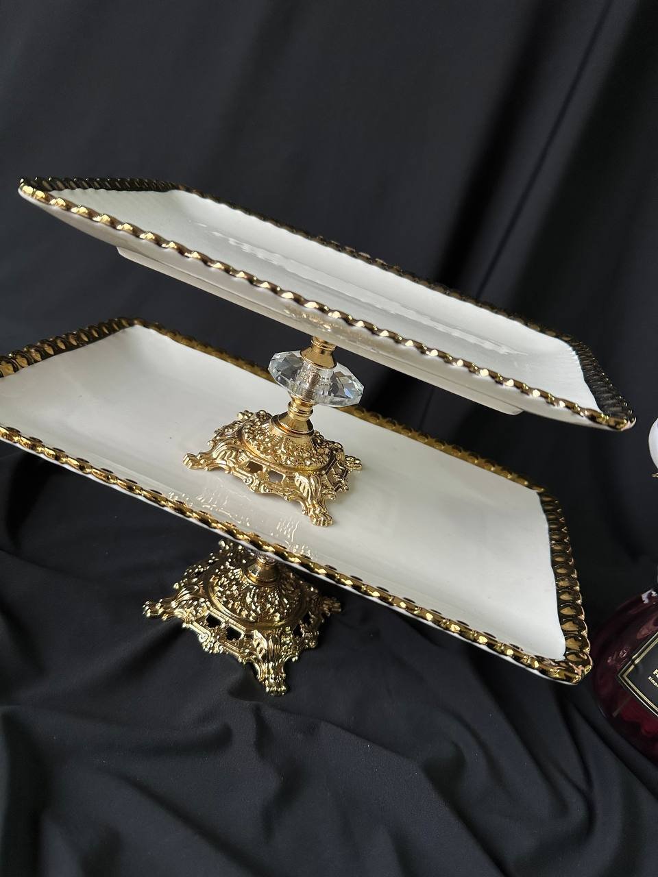 Блюдо на золотій ніжці з золотою оконтовкою 27х17 см , порцеляна, фото №3