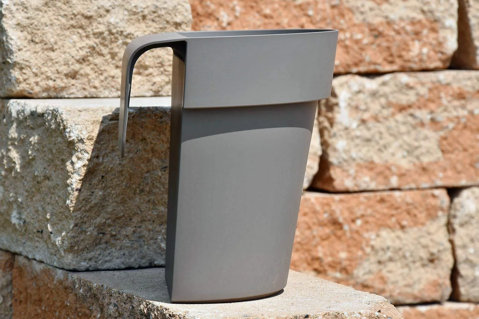 Підвісний горщик Euro3plast Up 298886G 25 см для перил Зелений, фото №5 Підвісний горщик Euro3plast Up 298886G 25 см для перил Зелений, фото №5