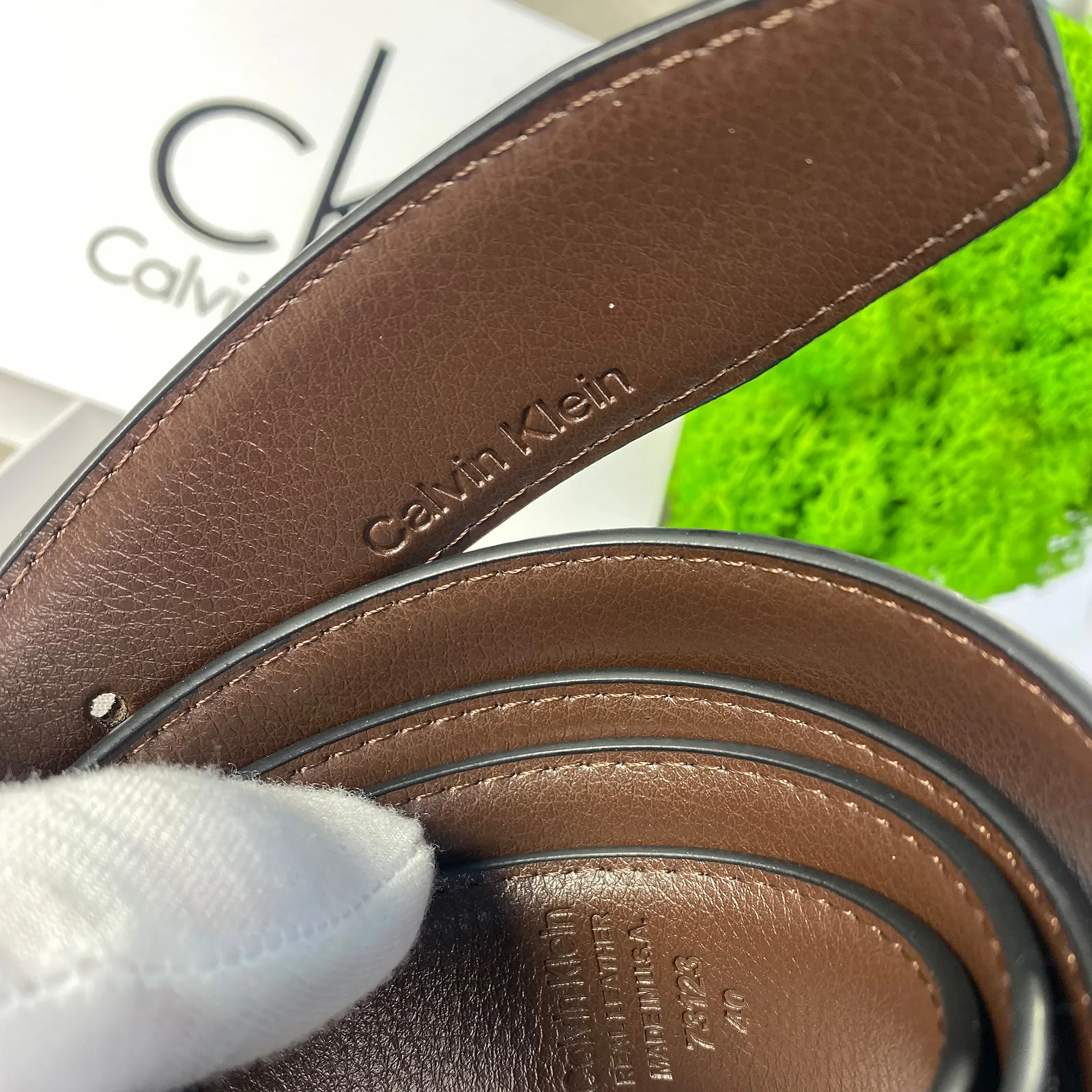 Подарунковий набір зі шкіряним ремнем CK з двома змінними пряжками Келвін Кляйн, фото №4 Подарунковий набір зі шкіряним ремнем CK з двома змінними пряжками Келвін Кляйн, фото №4