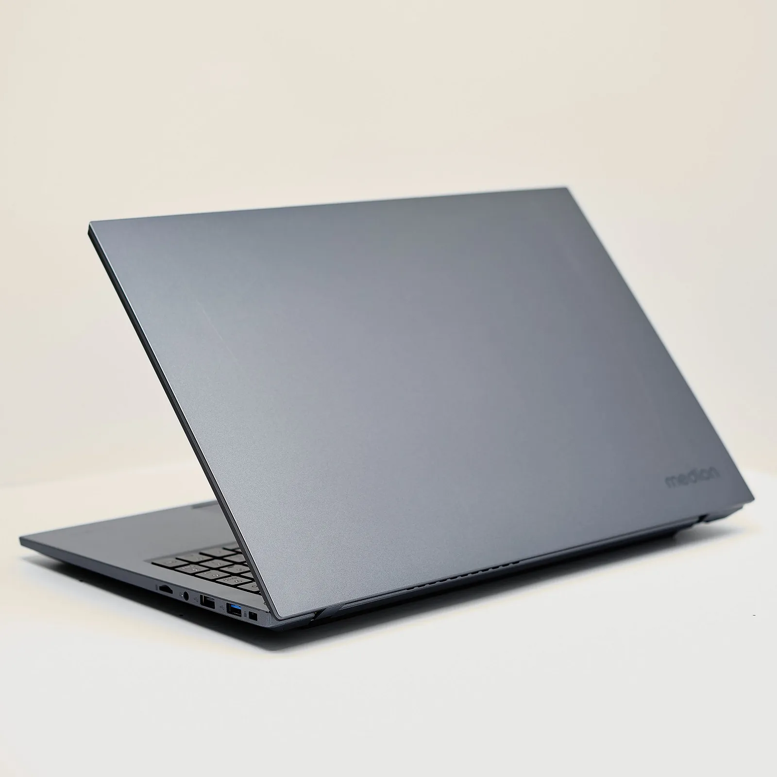 Ноутбук 15.6" Medion (Lenovo Group) Akoya E15433 | Intel Core i5-1334U | IPS (1920x1080) FullHD | RAM 16 ГБ | SSD NVME 1 ТБ | Intel Iris Xe Graphics | АКБ до10 годин | Win11 (4959), фото №7