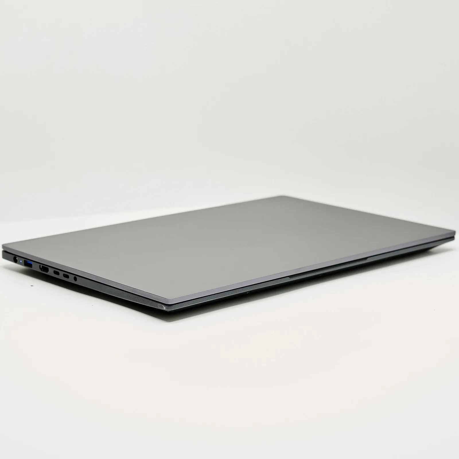 Ноутбук 17.3" Medion (Lenovo Group) Akoya P17619 Intel Core i7-13620H RAM 16 ГБ SSD 1 ТБ Nvidia GeForce MX550 Win11 (4576), фото №1