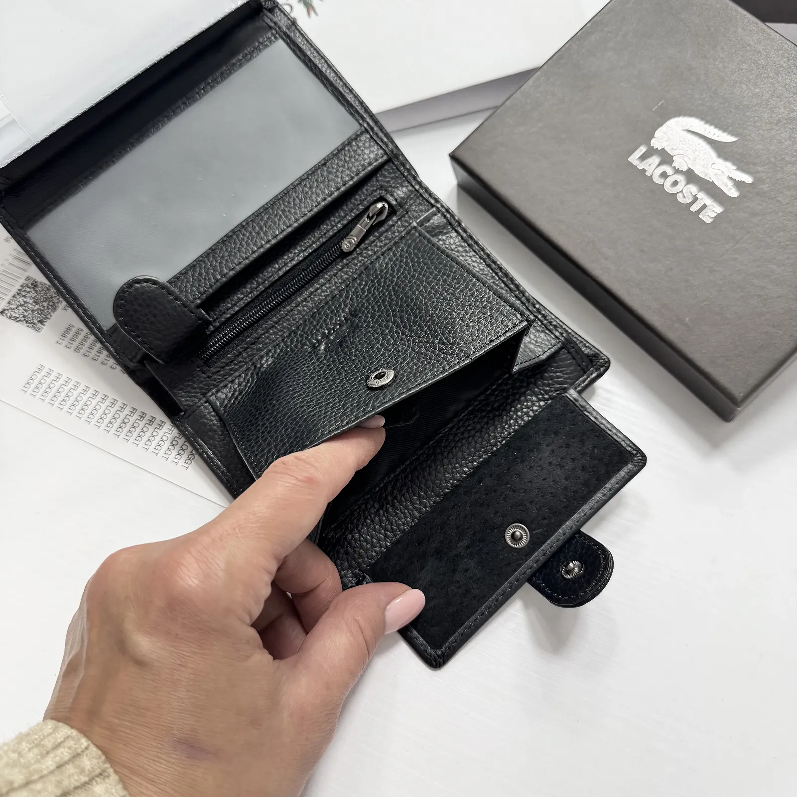 Мужское портмоне вертикальное кожаное Lacoste, фото №9
