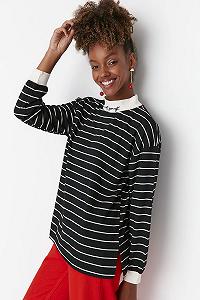 Свитшот TRENDYOL Женский с высоким воротом в полоску, обычный synthetic.ua - Фото 1