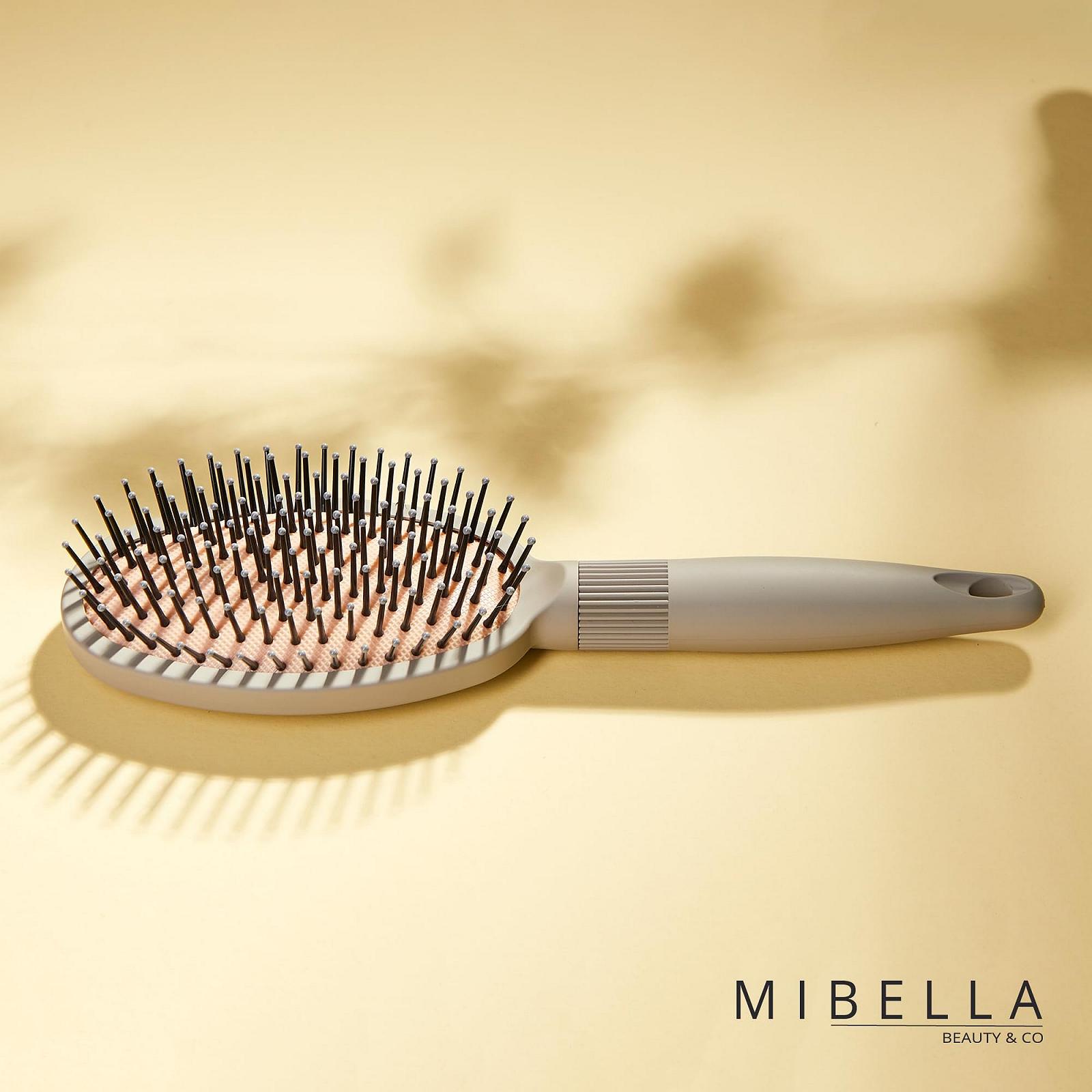 Щітка MIBELLA BEAUTY & CO овальна з пластиковими штифтами та подушкою для легкого та ніжного розчісування і масажу голови, без висмикування, фото №5