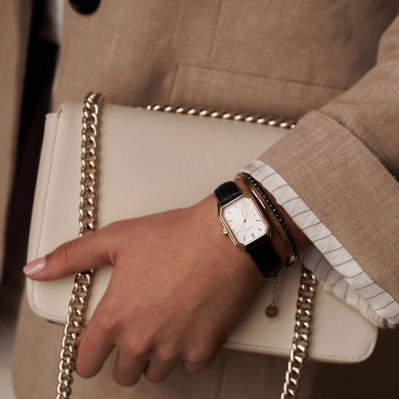 Женские часы BURKER Isabell Прямоугольные Аналоговые Кварцевые 28 мм Золотой Черная Кожа, фото №6