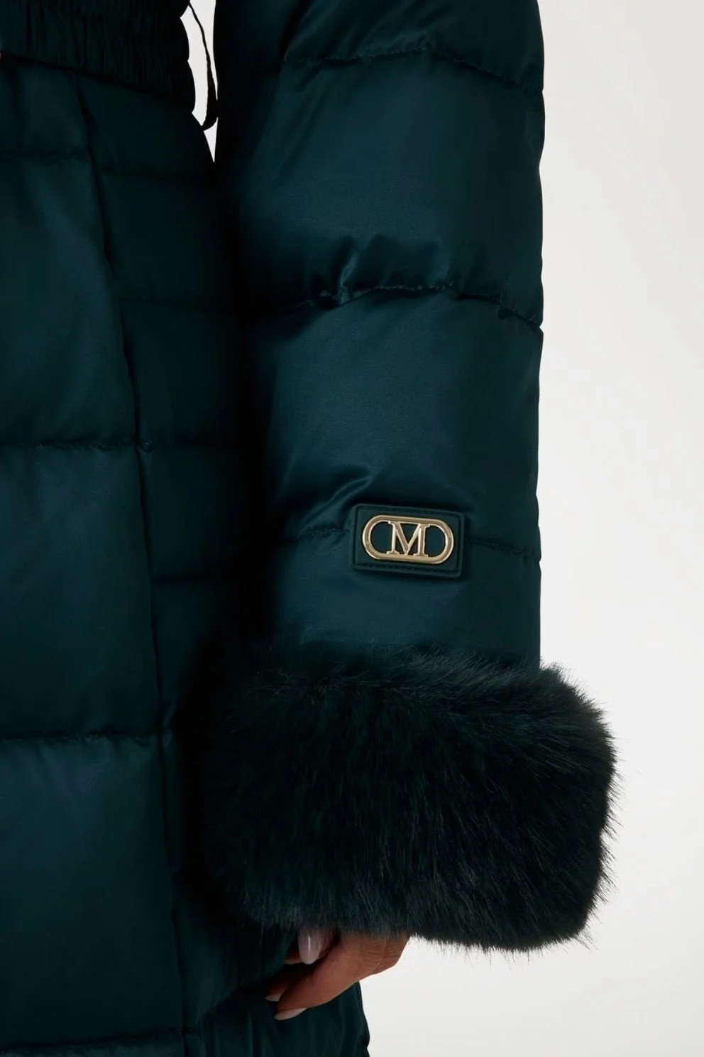 Женская куртка-пуховик Guess by Marciano Темно-синий - 42, фото №4 Женская куртка-пуховик Guess by Marciano Темно-синий - 42, фото №4