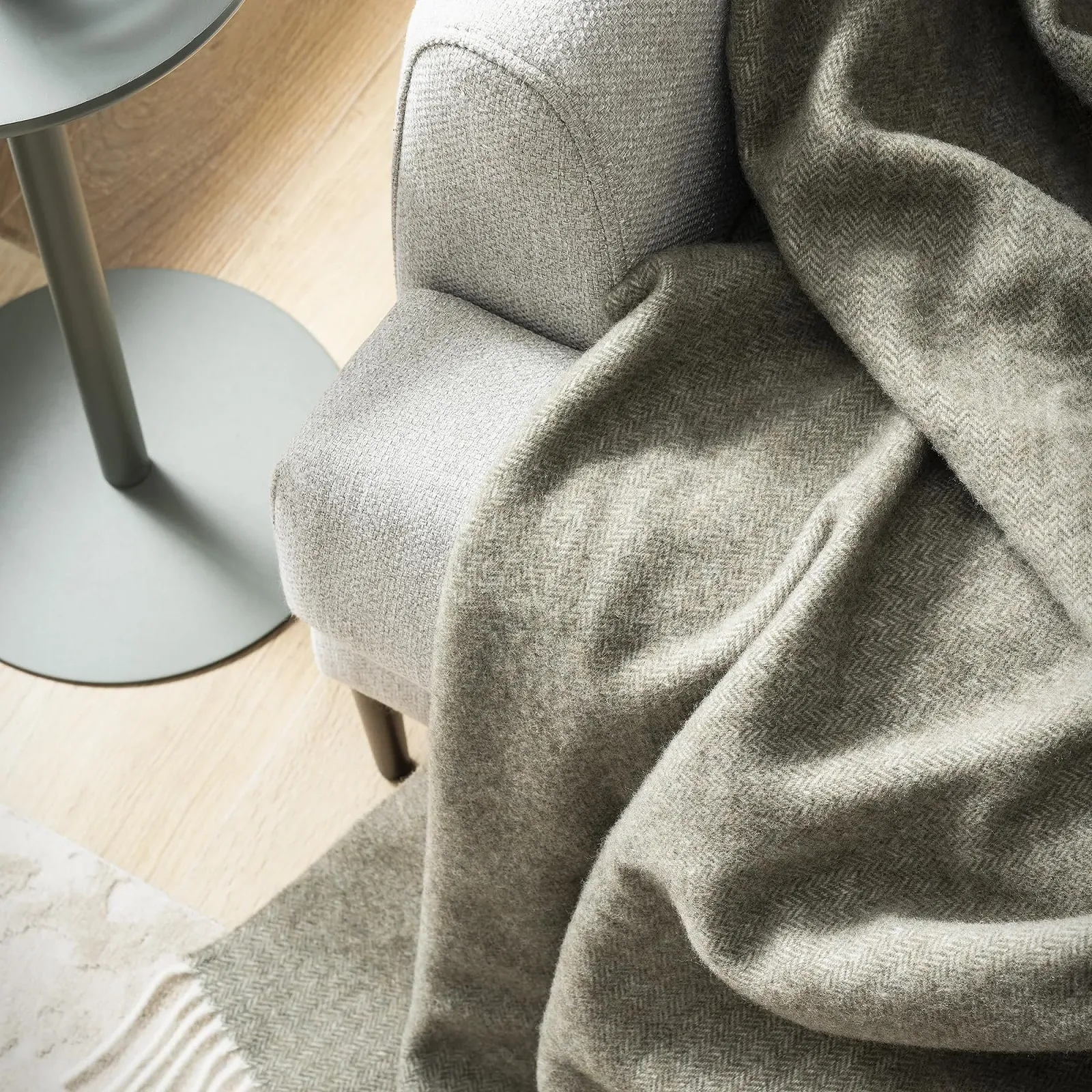 Одеяло bugatti Шерстяное 150 x 200 см – Шерсть мериноса и кашемир, Высокое качество и мягкость, Однотонное зеленое одеяло из шерсти мериноса, фото №3