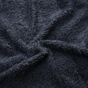 Детская зимняя куртка Bkazwe с цветным съемным меховым капюшоном. synthetic.ua - Фото 1