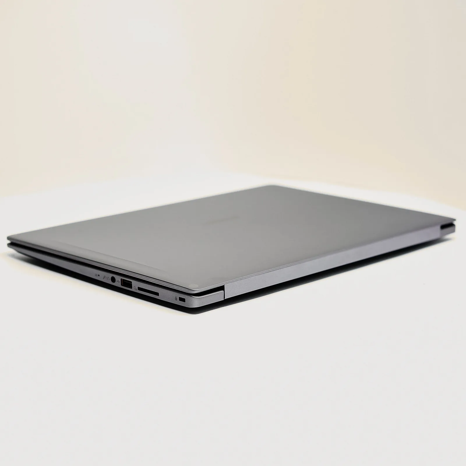 Ноутбук 15.6'' Medion (Lenovo Group) Akoya P6645 | IPS (1920x1080) FullHD | Intel Core i7-10510U | RAM 8 ГБ | SSD 256 ГБ |  Nvidia GeForce | Intel UHD Graphics |  Металевий корпус | Підсвітка клавіатури | Win11 (5028), фото №9