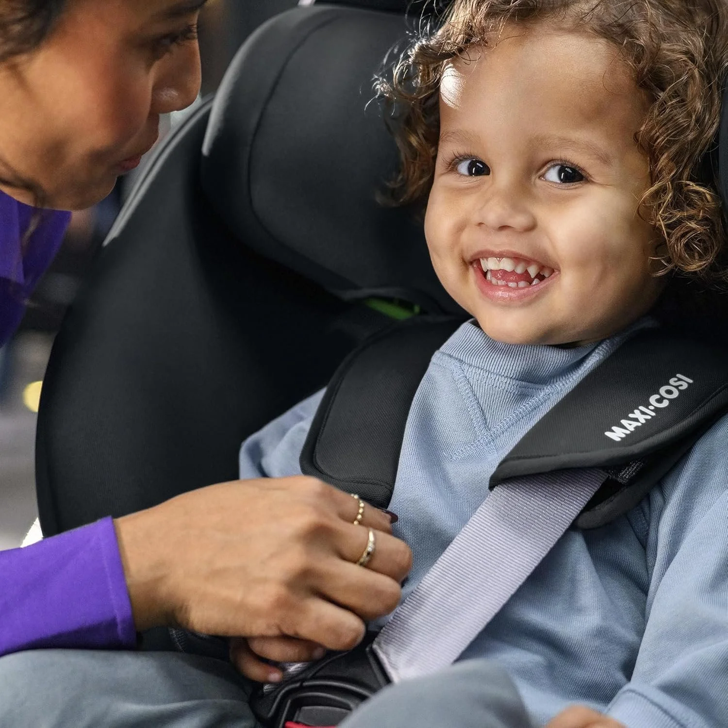 Дитяче автокрісло Maxi-Cosi Titan S Comfort i-Size система кріплення ISOFIX захист G-CELL Чорний, фото №6 Дитяче автокрісло Maxi-Cosi Titan S Comfort i-Size система кріплення ISOFIX захист G-CELL Чорний, фото №6