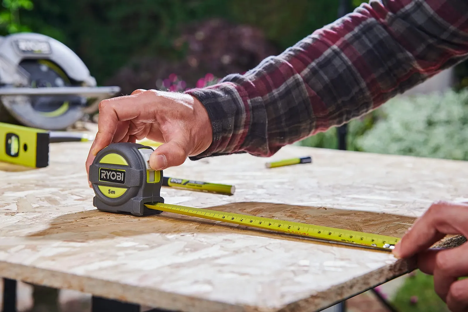 Рулетка RYOBI RTM5M, 5 м, клас точності II, з кліпсою для ременя, фото №4 Рулетка RYOBI RTM5M, 5 м, клас точності II, з кліпсою для ременя, фото №4