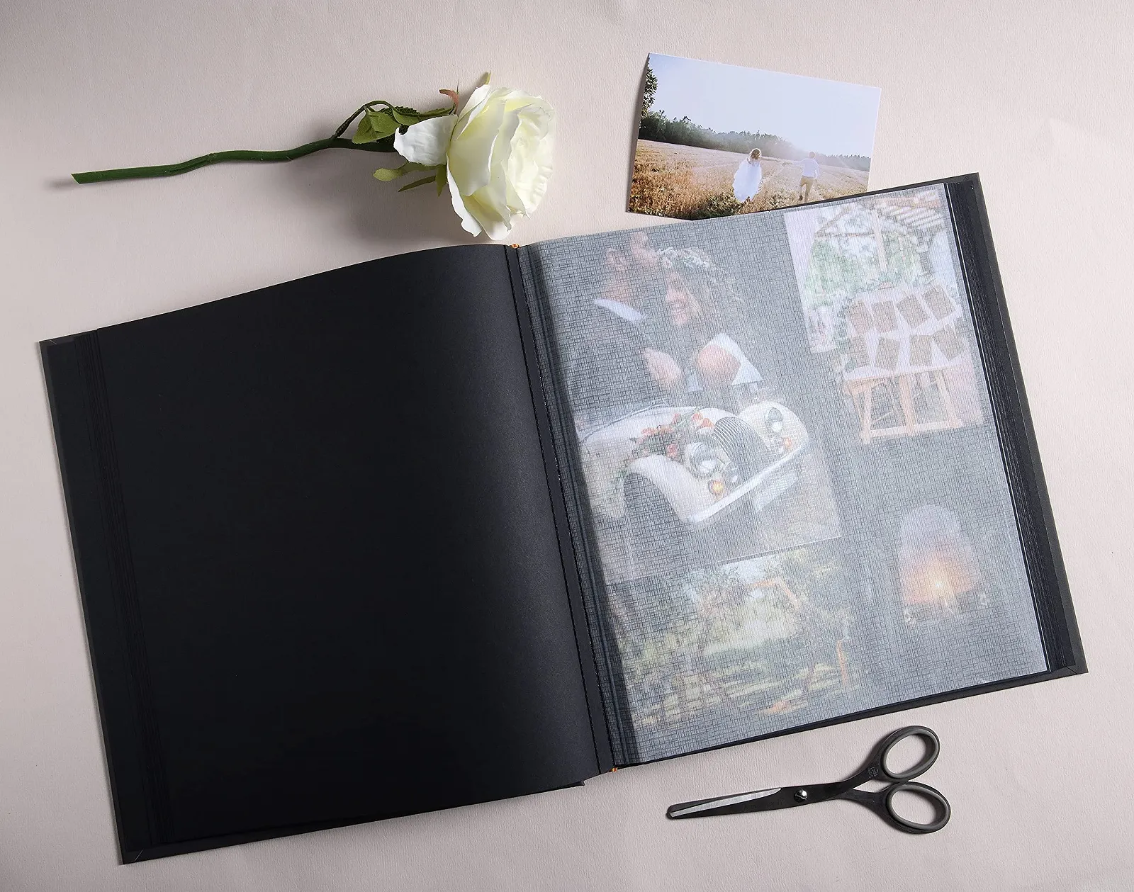 Фотоальбом Exacompta Art 16078E 300 фотографий 60 черных страниц 29 x 32 см Обложка из матовой черной искусственной кожи с глянцевым тиснением, фото №6 Фотоальбом Exacompta Art 16078E 300 фотографий 60 черных страниц 29 x 32 см Обложка из матовой черной искусственной кожи с глянцевым тиснением, фото №6