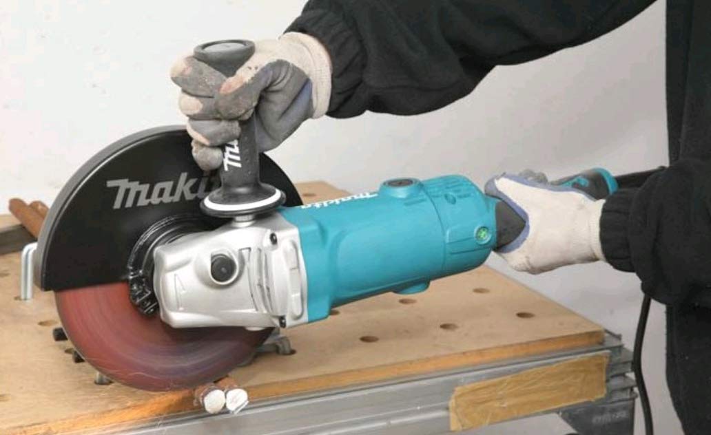 Угловая шлифмашина Makita GA9050R 230 мм 2000 Вт, фото №3 Угловая шлифмашина Makita GA9050R 230 мм 2000 Вт, фото №3