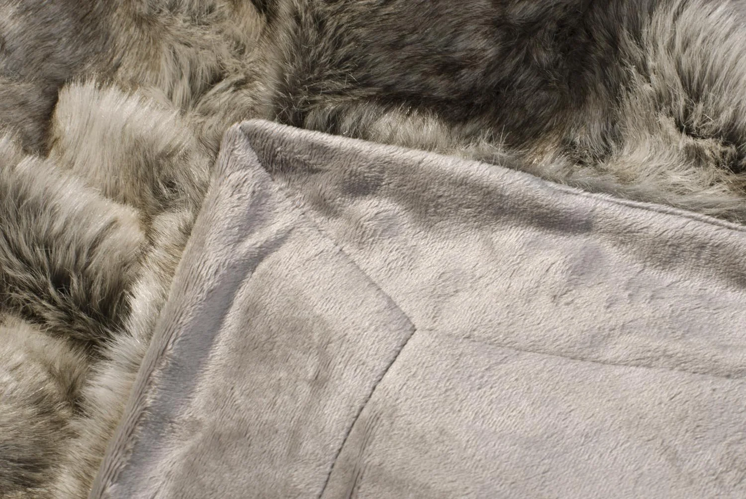 Одеяло Wohnen & Accessoires GmbH & Co. KG из искусственного меха Bear Grey and Beige Melange, 220 x 240 см, фото №7